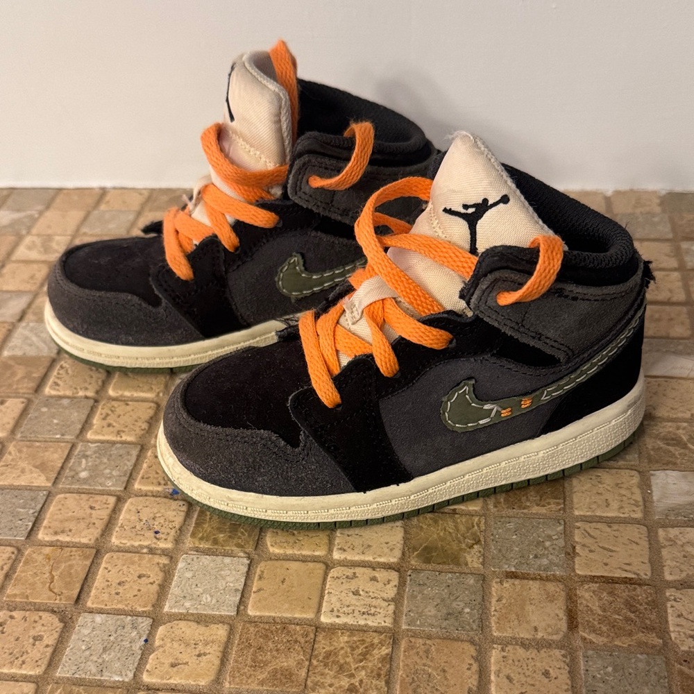 Kids Jordan One size 8C (toddler) Black and Orange Sneakers